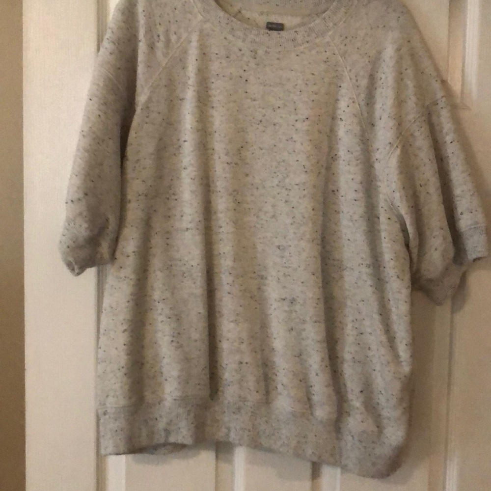 Short sleeve sweatshirt